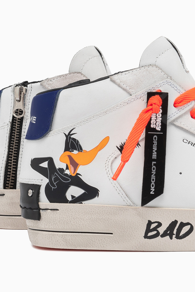 Daffy Duck White Mid-Top Sneaker with Graffiti Outsole for Ultimate Style