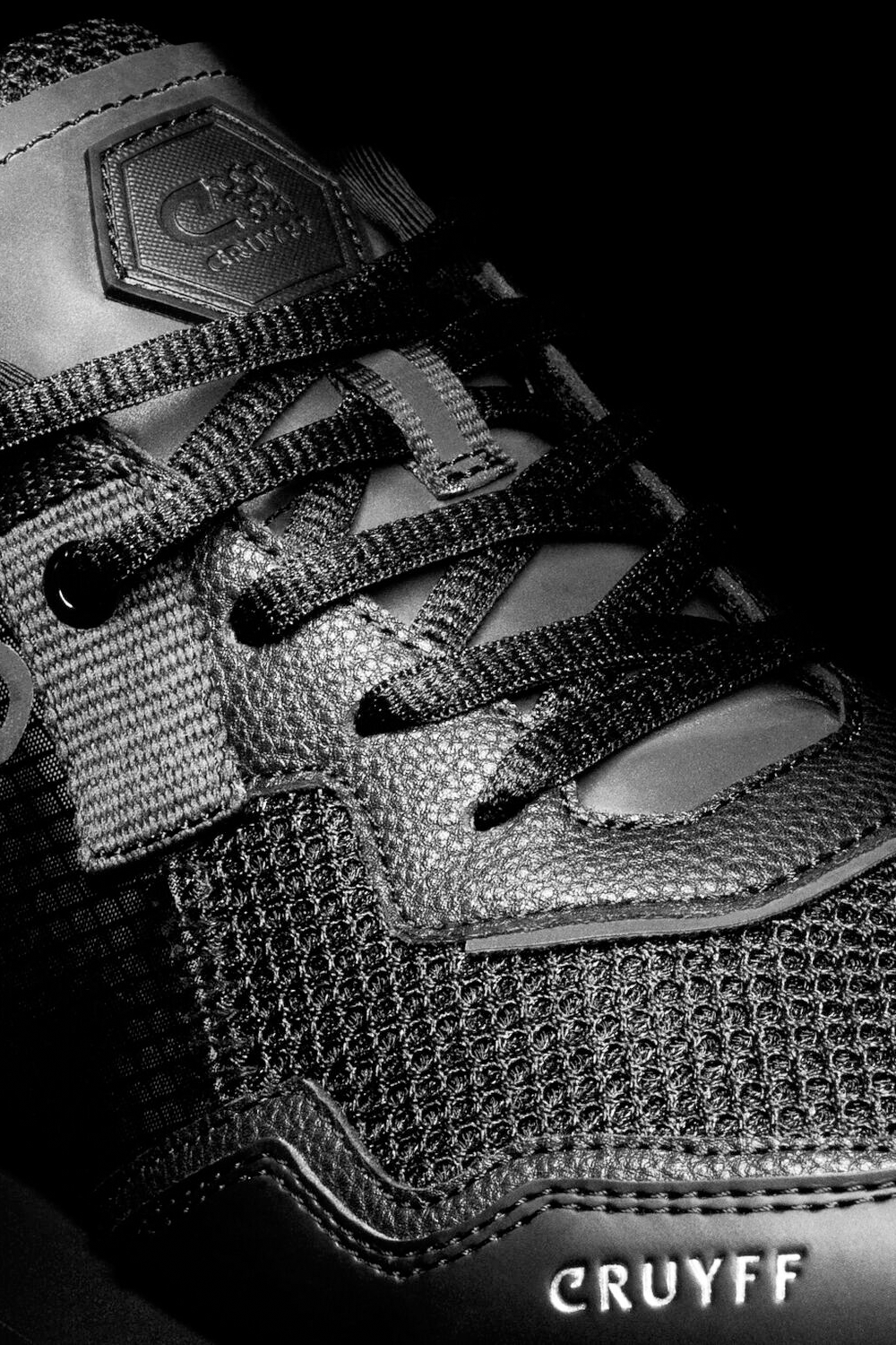 Cruyff Superbia Black Sneaker: Reflective Ripstop Mesh, Comfortable, Stylish, Durable