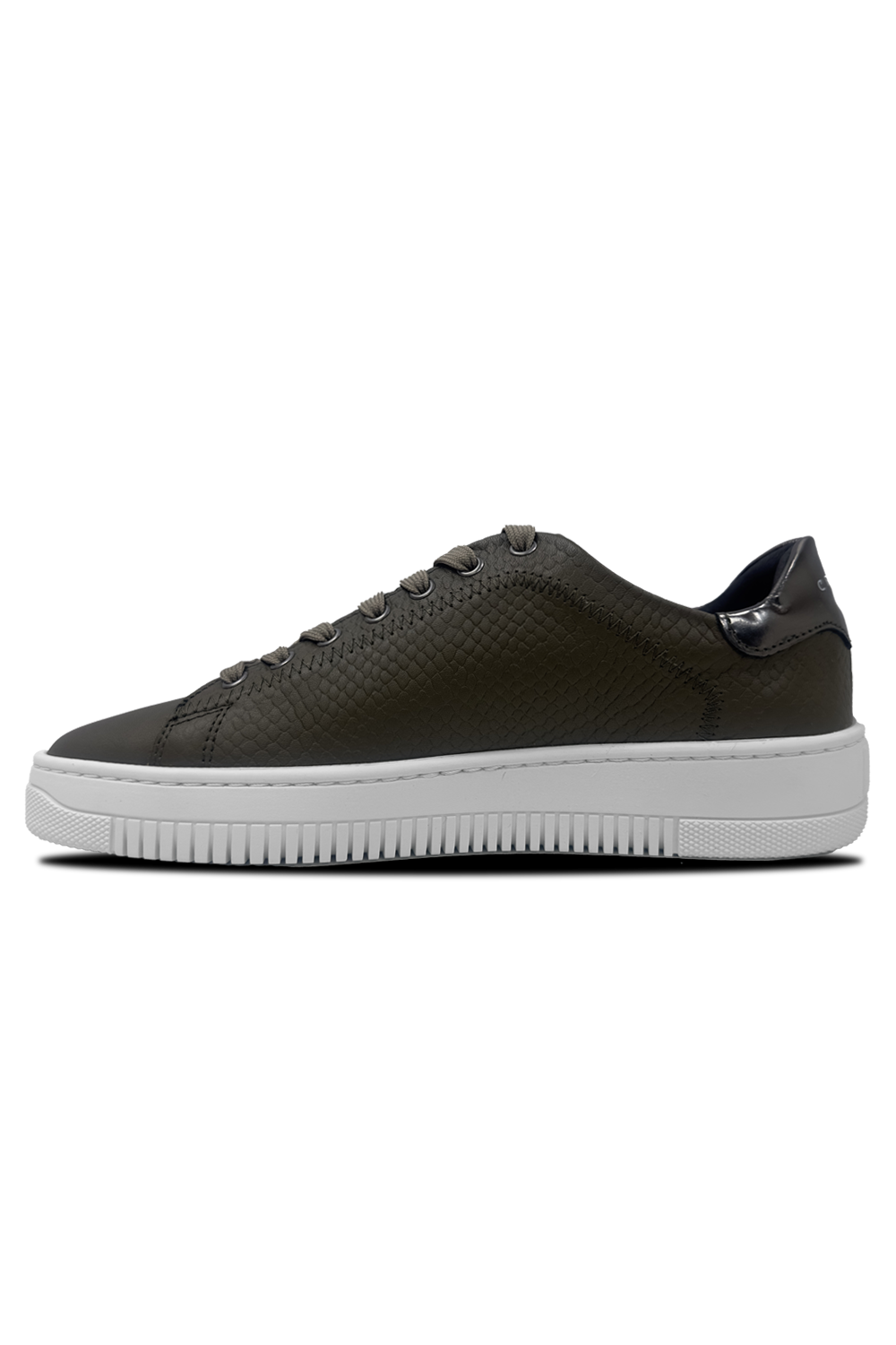 Cruyff Joan Sneaker: Stylish Low-Cut Olive Suede Lace-Up for Men