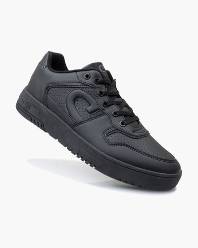 Cruyff Royal C Sneaker: Premium Black Lace-Up with Iconic Insignia for Men
