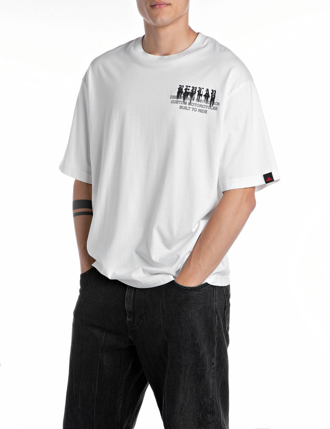 Replay Men's Build to Ride Graphic Tee: Durable Cotton, Bold Style