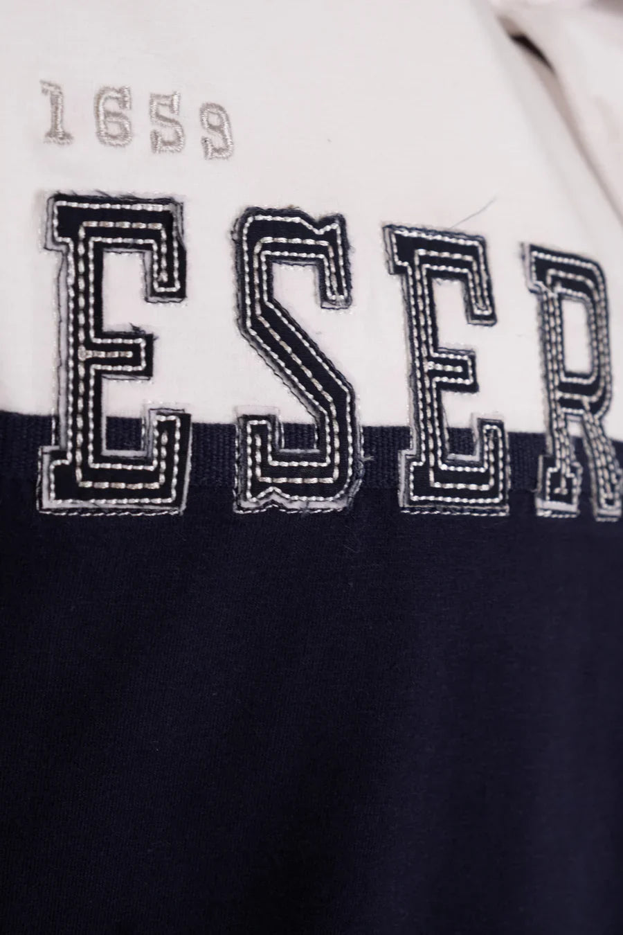 Esercito Davis Golf Polo: White & Navy Embroidered Performance Golfer