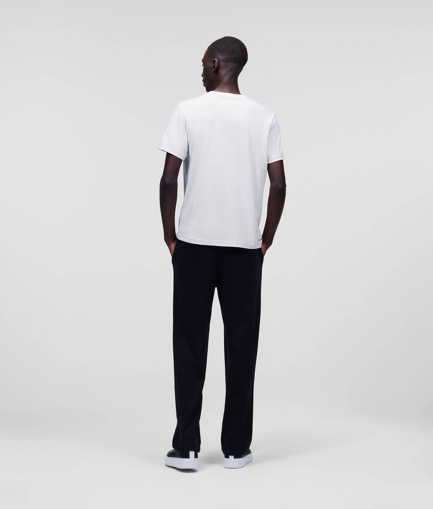 Karl Lagerfeld Ikonik 2.0 Mini Patch T-Shirt: Modern Style, Organic Cotton