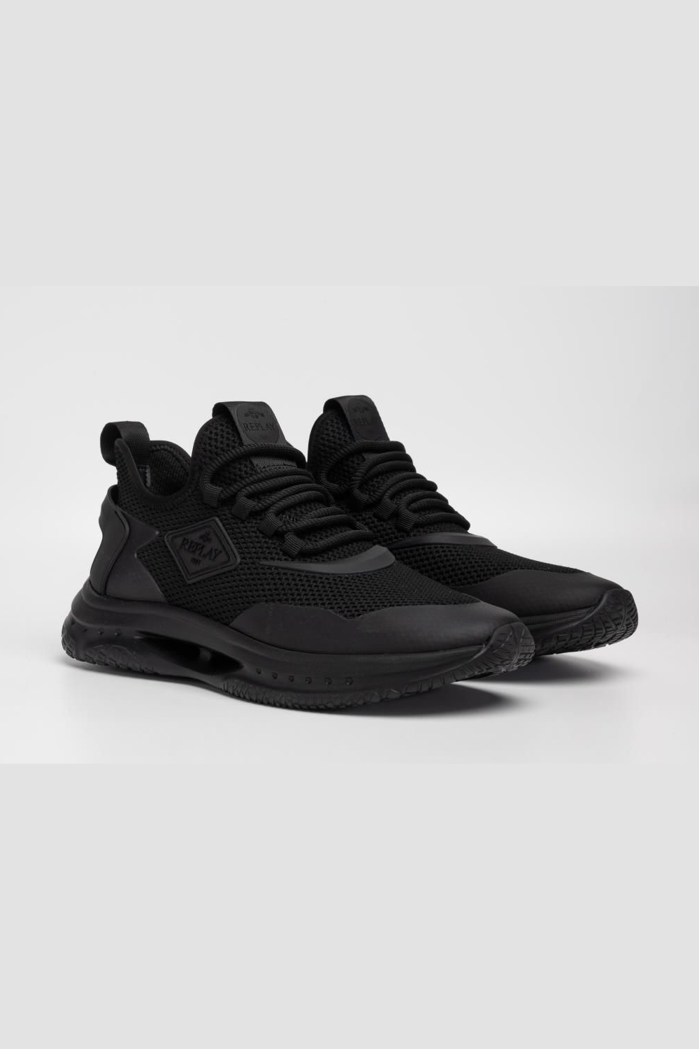 Replay Milefor Base Sneaker: Stylish Black Low-Top for Everyday Comfort