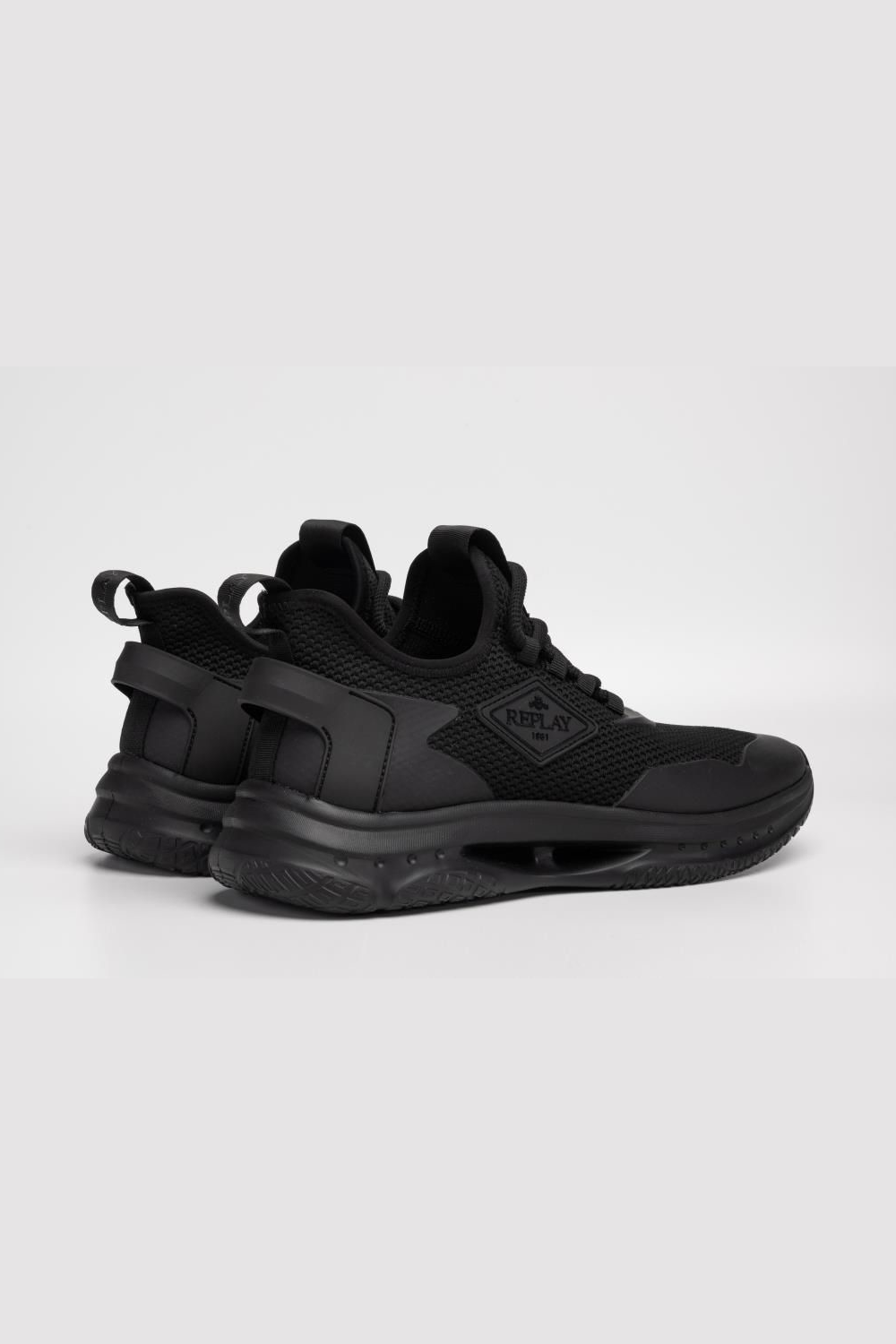 Replay Milefor Base Sneaker: Stylish Black Low-Top for Everyday Comfort