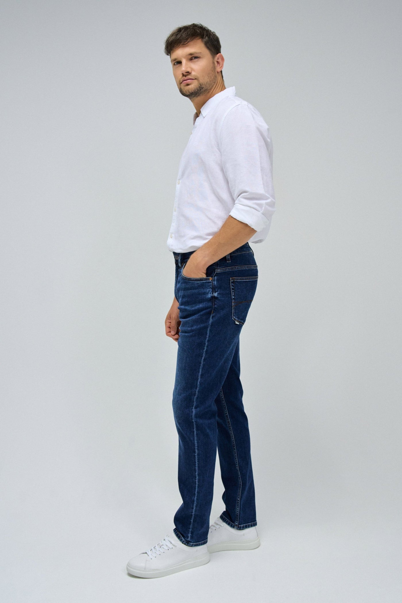 S-Activ Slim Fit Jeans: Comfortable Dark Blue Denim for Everyday Style