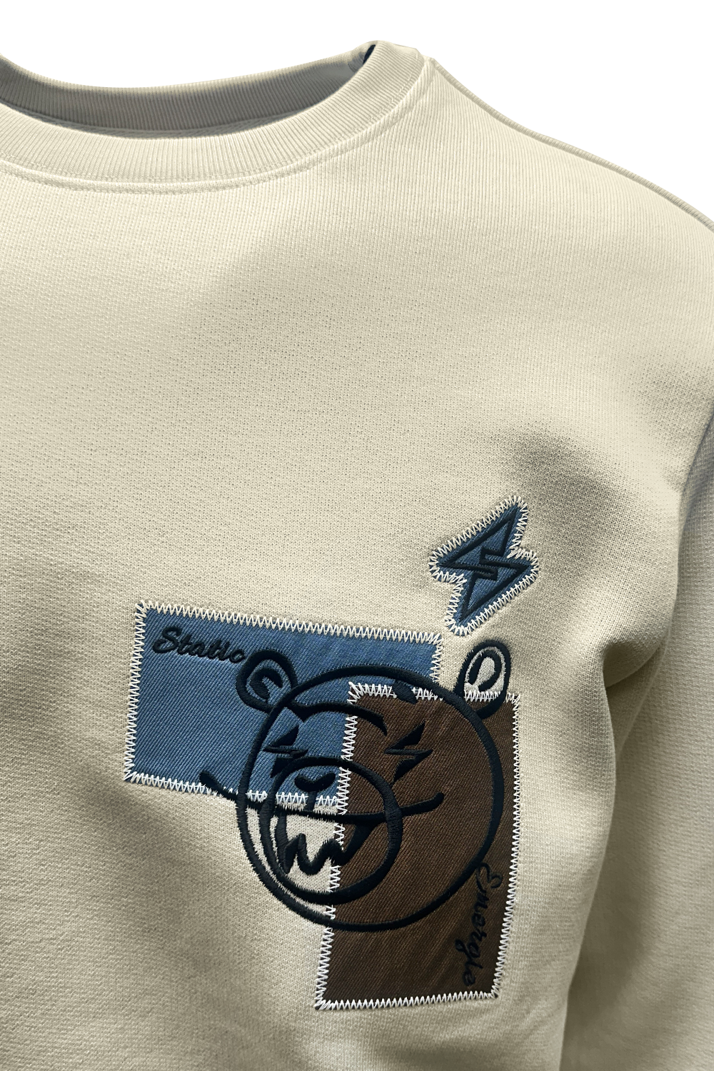 Static Energie Heiligen Sweatshirt: Premium Cotton, Embroidered Detail, Ultimate Winter Warmth