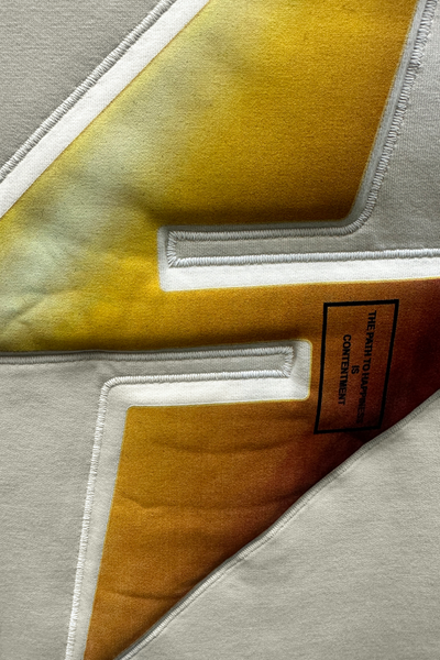 Durnstein Sweatshirt: Cozy Beige Cotton Blend with Stylish Printed Graphic