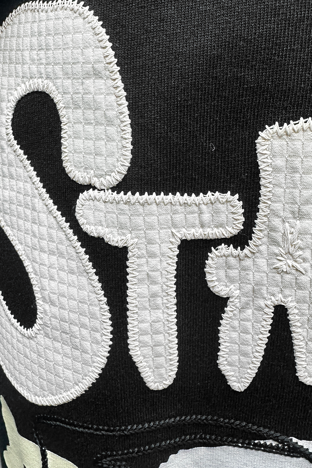 Bregenz Relaxed Fit T-Shirt: Premium Cotton, Oversized Comfort, Graphic Details