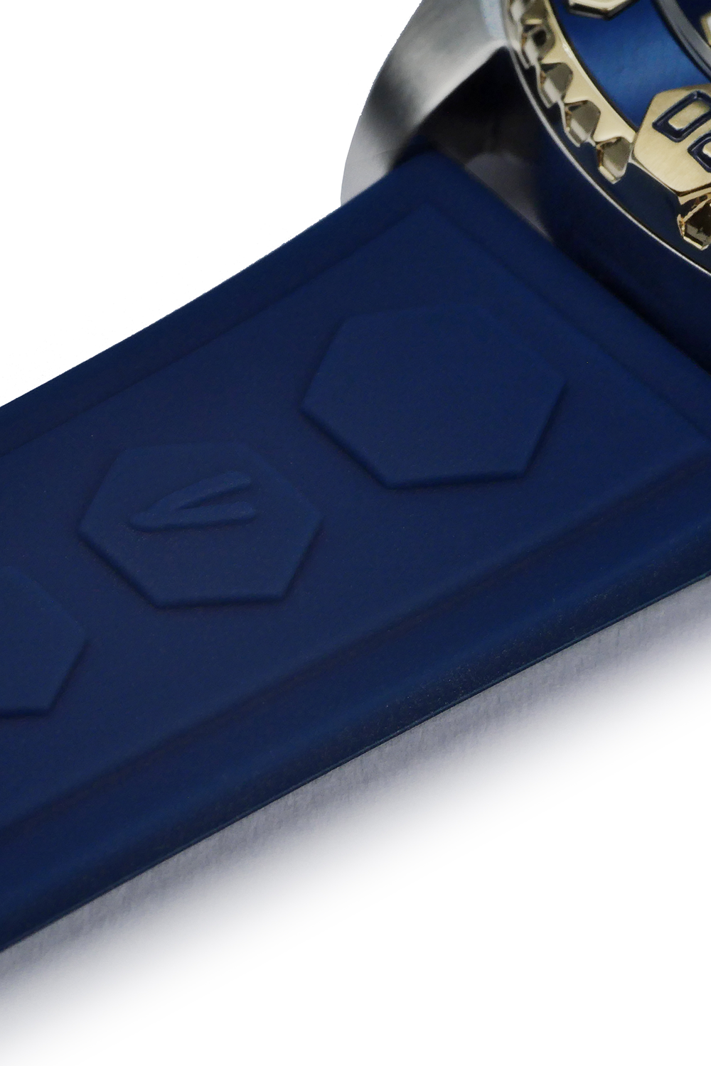 Vialli Elba Oceanic Silicone Strap Wristwatch: Durable Style for Any Occasion