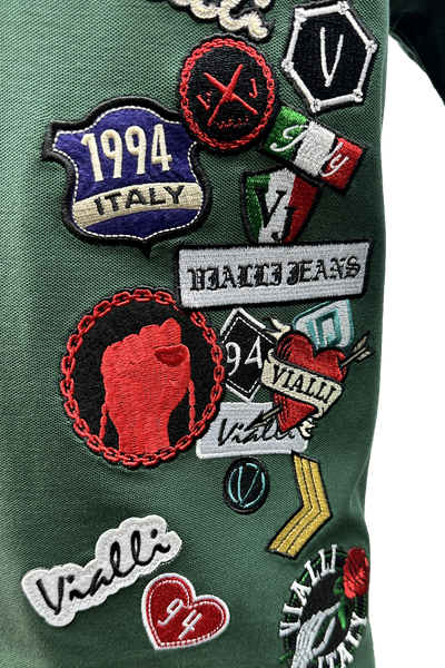 Vialli Kabuci Golfer: Breathable Short Sleeve Collared Shirt with Distinctive Badges