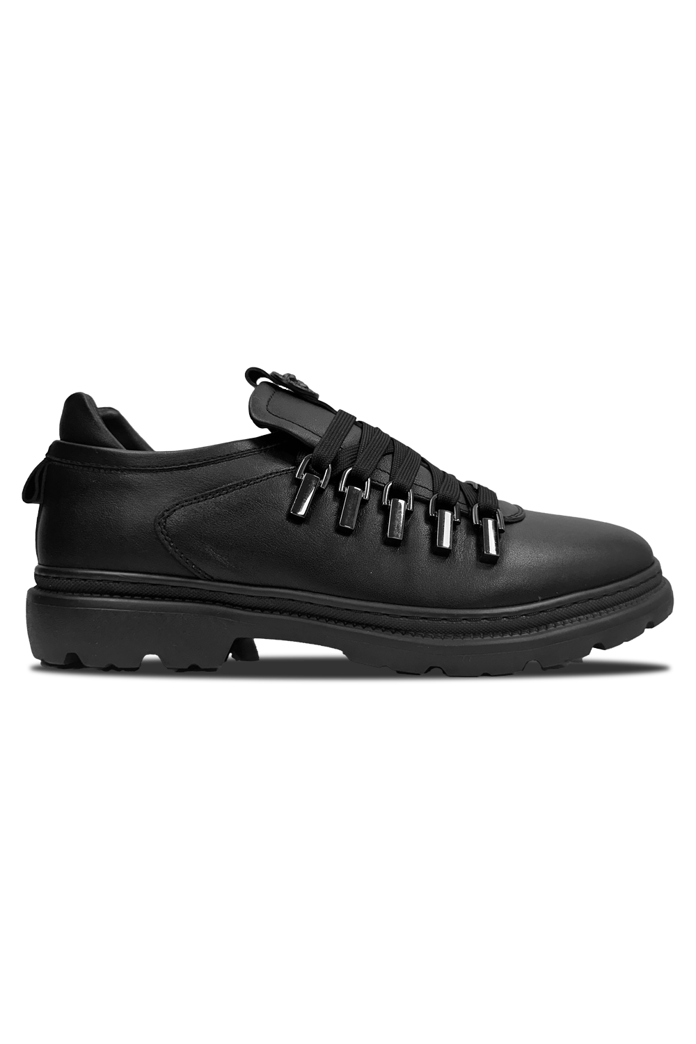 Vialli Egony Black Fashion Sneaker: Effortless Style, Secure Fit, Unique Details